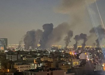 Ιράν: Σφοδροί βομβαρδισμοί στην Τεχεράνη – «Έτοιμοι για παρατεταμένο πόλεμο» δηλώνουν οι Φρουροί της Επανάστασης