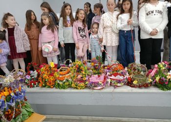Οι Λαζαρίνες στον Δήμο Παλαμά! 