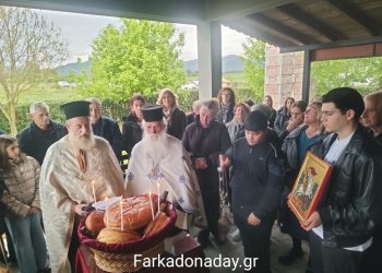 Έφιππη υποδοχή της Εικόνας στον Εσπερινό του Αγίου Γεωργίου στην Φαρκαδόνα
