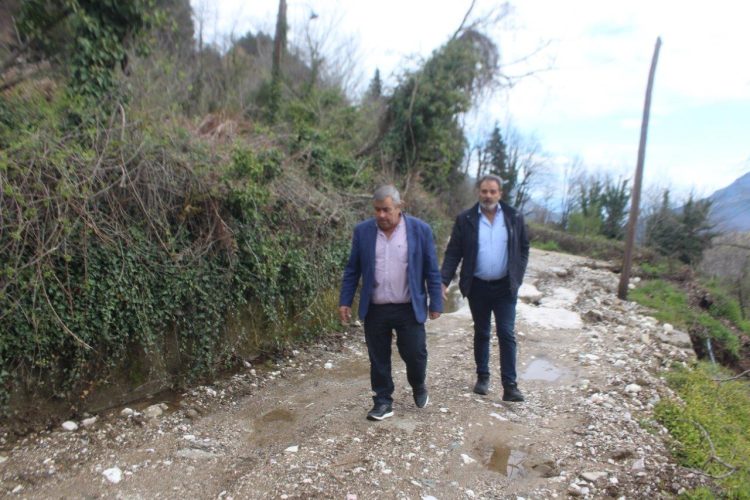 Στο Ροπωτό ο Δήμαρχος Πύλης για την αντιμετώπιση της κατολίσθησης