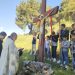 Συγκινητικές στιγμές στην αναπαράσταση της Αποκαθήλωσης του Κυρίου στους πρόποδες του Ακαμάτη (βίντεο)