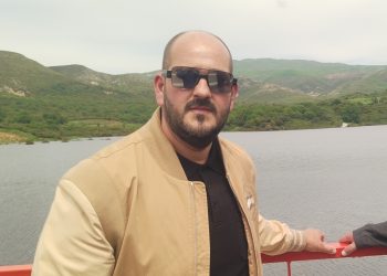 Ο πρόεδρος που είναι πάντα παρών