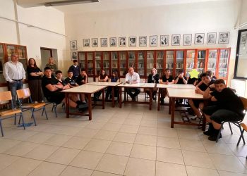 Μαθητές και μαθήτριες στο επίκεντρο της επίσκεψης του Διευθυντή Δευτεροβάθμιας Εκπαίδευσης Τρικάλων στο 1ο Γυμνάσιο