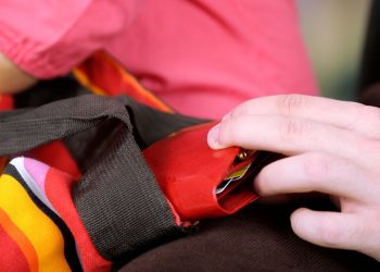 Σπείρα στόχευε ηλικιωμένους στην Καρδίτσα με τη μέθοδο του εναγκαλισμού