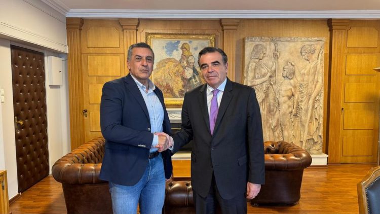Συνάντηση του Υπουργού Αγροτικής Ανάπτυξης με τον Κουρέτα για ζητήματα του πρωτογενούς τομέα