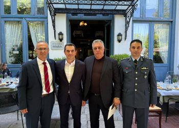 Ο Κώστας Σκρέκας τίμησε τους απόστρατους αστυνομικούς