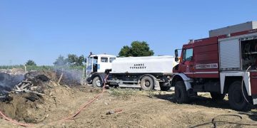 Τύρναβος: Συναγερμός στην πυροσβεστική για φωτιά σε παράνομη χωματερή