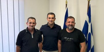 Συνάντηση Σκρέκα με τον Μελισσοκομικό Σύλλογο Τρικάλων