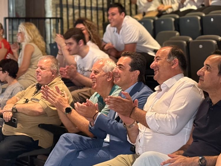 Στην εκδήλωση του ΕΕΕΕΚ Τρικάλων ο Κώστας Σκρέκας για τη λήξη της σχολικής χρονιάς