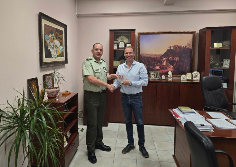 Συνάντηση του Δημάρχου Παλαμά με τον Διοικητή της ΣΜΥ