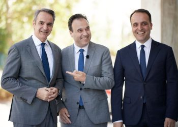 Μητσοτάκης και Παπαστεργίου γράφουν ιστορία με την ολοκλήρωση του Κτηματολογίου