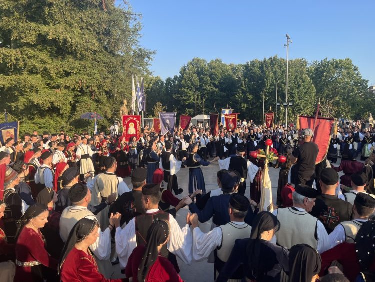 Χιλιάδες Βλάχοι στα Τρίκαλα… Δείτε τι έγινε στο 40ο Αντάμωμα!