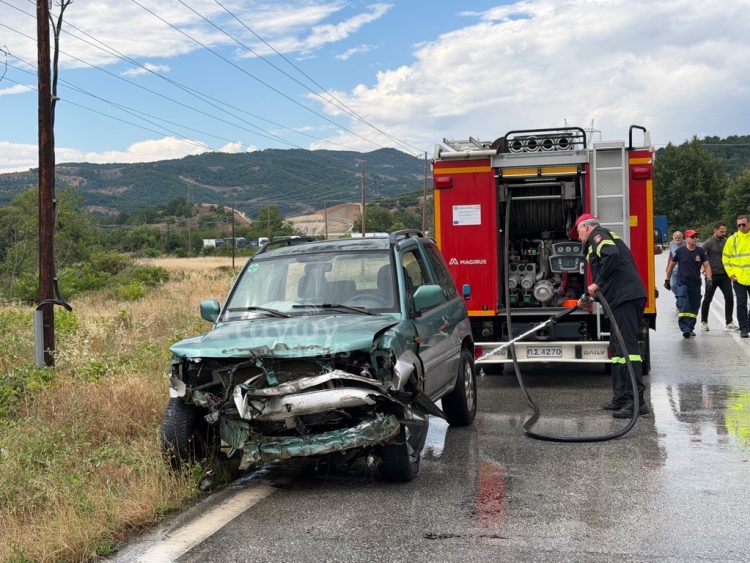 Σφοδρή σύγκρουση Ι.χ αυτοκινήτου με νταλίκα στην Ε. Ο. Καλαμπάκας – Μουργκανίου