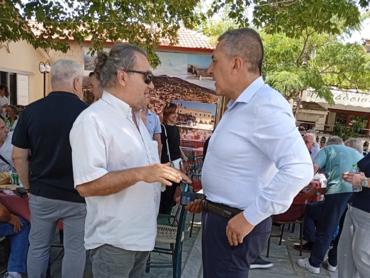 Τετ α τετ Παππά – Κουρέτα στην Αγριελιά