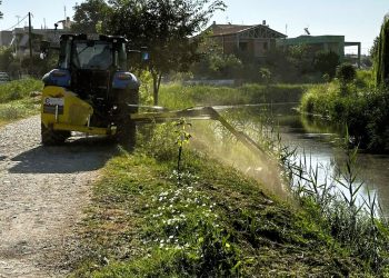 Από 4 περιοχές των Τρικάλων ξεκίνησε ο Δ. Τρικκαίων τον καθαρισμό πράσινων χώρων και πλατειών