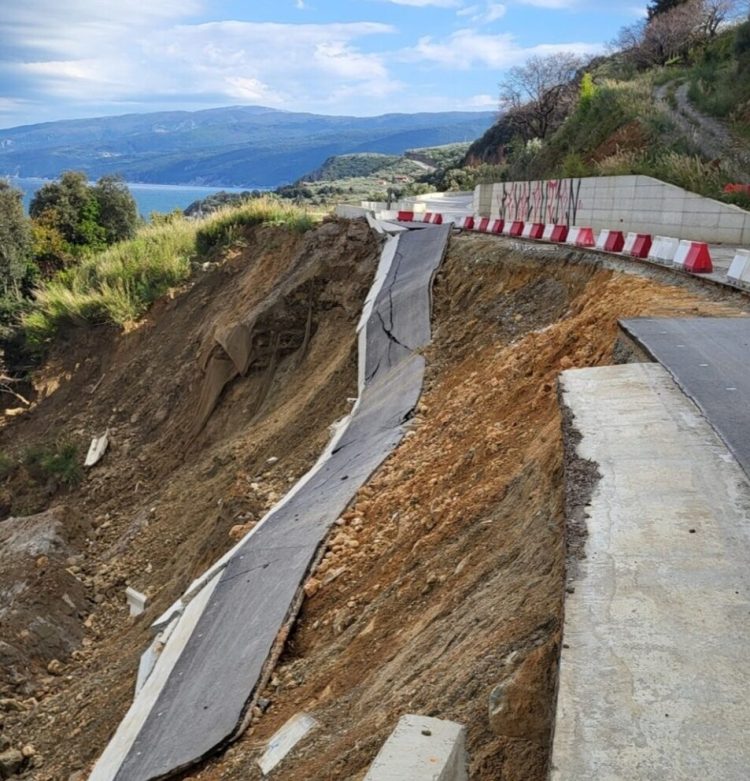 Αιχμές της Λαϊκής Συσπείρωσης για τον δρόμο Ρακοπόταμος–Κεραμίδι: Ζητά απαντήσεις από την Περιφέρεια Θεσσαλίας