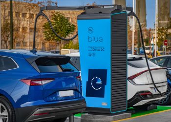 ΔΕΗ blue – Visa: Νέα καλοκαιρινή προσφορά με επιβράβευση έως 18€ τον μήνα για τη φόρτιση ηλεκτρικών οχημάτων