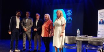 Δ. Παπαστεργίου: «Η ζωή δεν είναι μόνο μέσα στο κινητό»